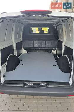 Грузовой фургон Mercedes-Benz Vito 2020 в 