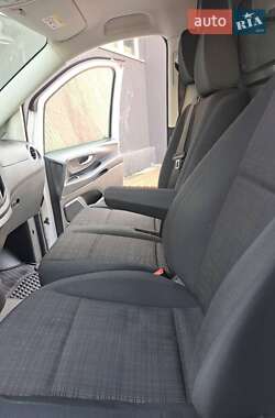 Грузовой фургон Mercedes-Benz Vito 2020 в 
