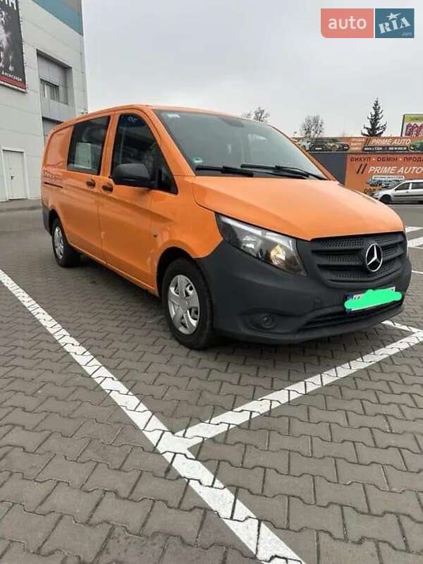 Грузовой фургон Mercedes-Benz Vito 2017 в 