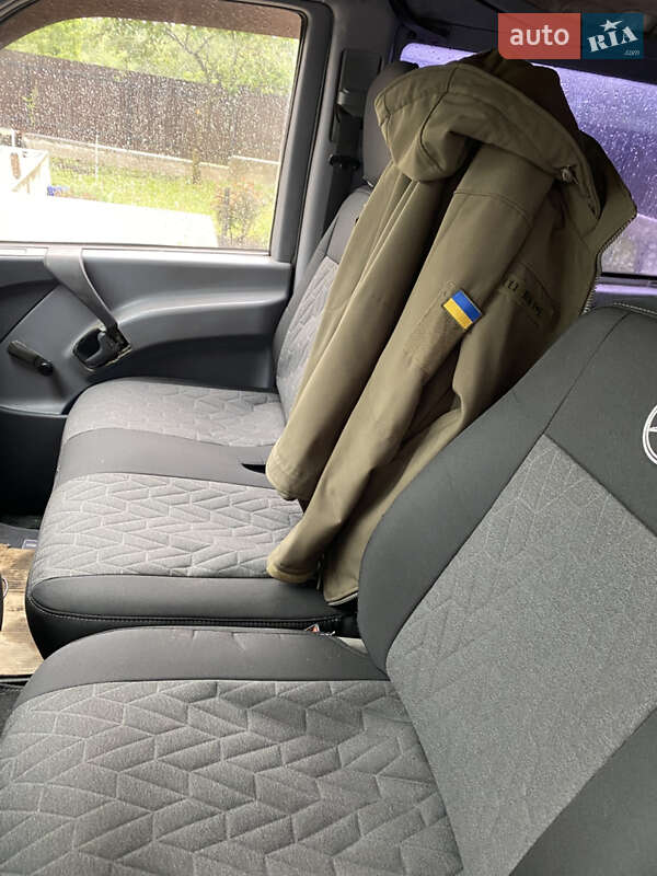 Грузовой фургон Mercedes-Benz Vito 2001 в Черновцах