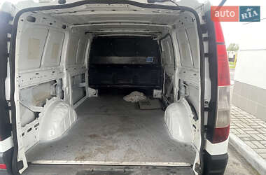 Грузовой фургон Mercedes-Benz Vito 2011 в 