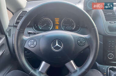 Грузовой фургон Mercedes-Benz Vito 2011 в 