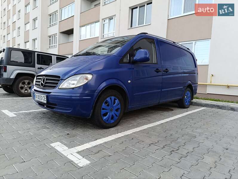 Вантажний фургон Mercedes-Benz Vito 2004 в 