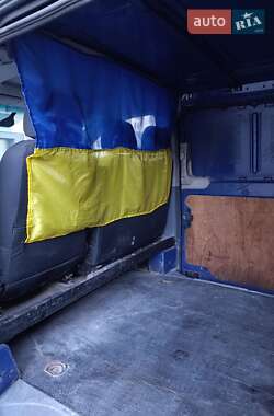 Вантажний фургон Mercedes-Benz Vito 2004 в 