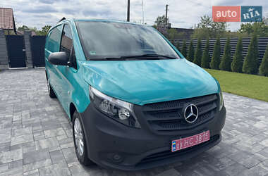 Грузовой фургон Mercedes-Benz Vito 2020 в 