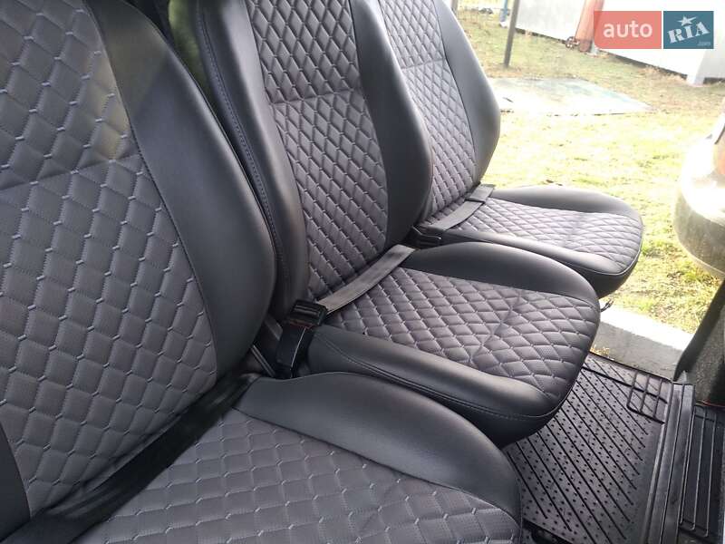 Минивэн Mercedes-Benz Vito 2006 в Киеве фото 12 Минивэн Mercedes-Benz Vito 2006 в Киеве