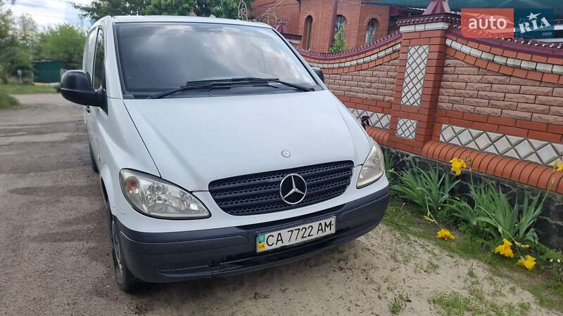 Грузовой фургон Mercedes-Benz Vito 2009 в 