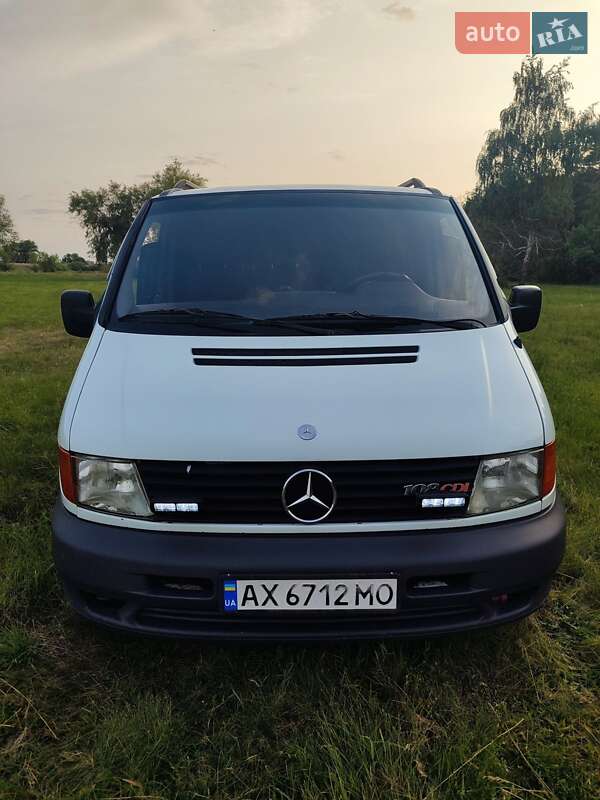 Минивэн Mercedes-Benz Vito 2003 в Краснограде