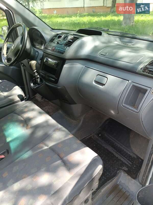 Вантажопасажирський фургон Mercedes-Benz Vito 2010 в Житомирі