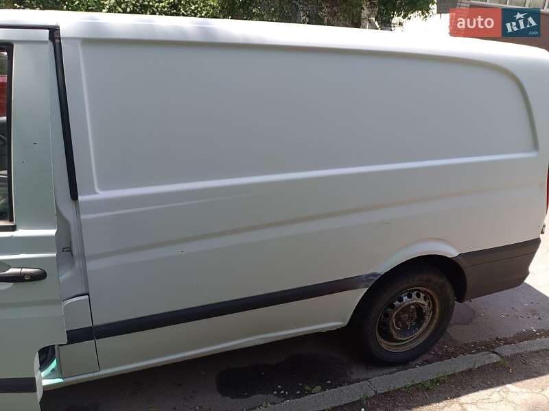 Вантажопасажирський фургон Mercedes-Benz Vito 2010 в Житомирі