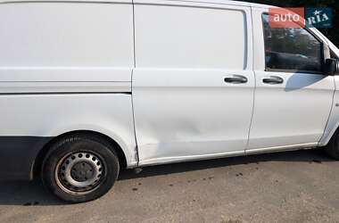 Грузовой фургон Mercedes-Benz Vito 2015 в 