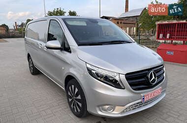 Грузовой фургон Mercedes-Benz Vito 2021 в 
