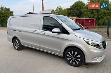 Грузовой фургон Mercedes-Benz Vito 2021 в 