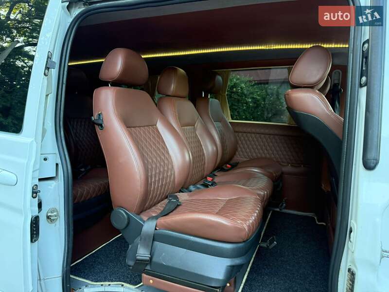 Мінівен Mercedes-Benz Vito 2011 в Чернівцях
