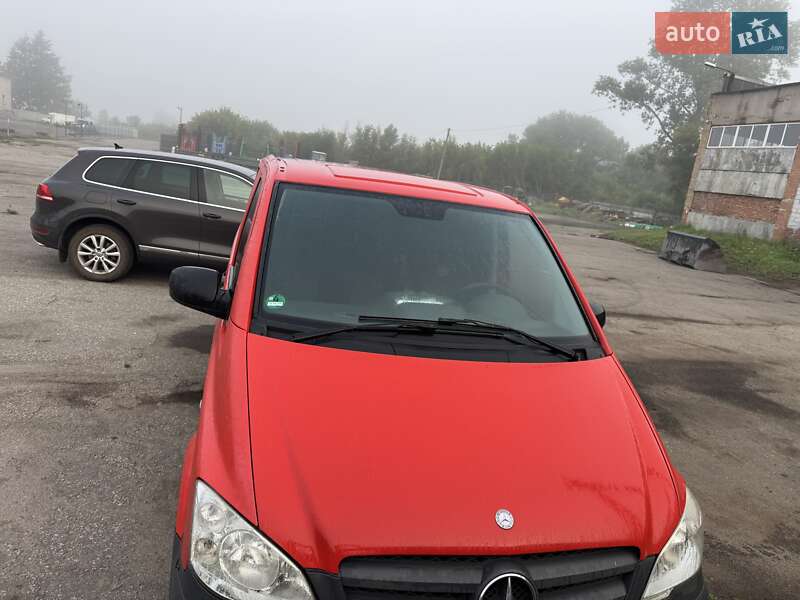 Вантажний фургон Mercedes-Benz Vito 2011 в 
