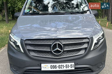 Грузовой фургон Mercedes-Benz Vito 2022 в 
