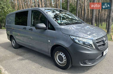 Грузовой фургон Mercedes-Benz Vito 2022 в 