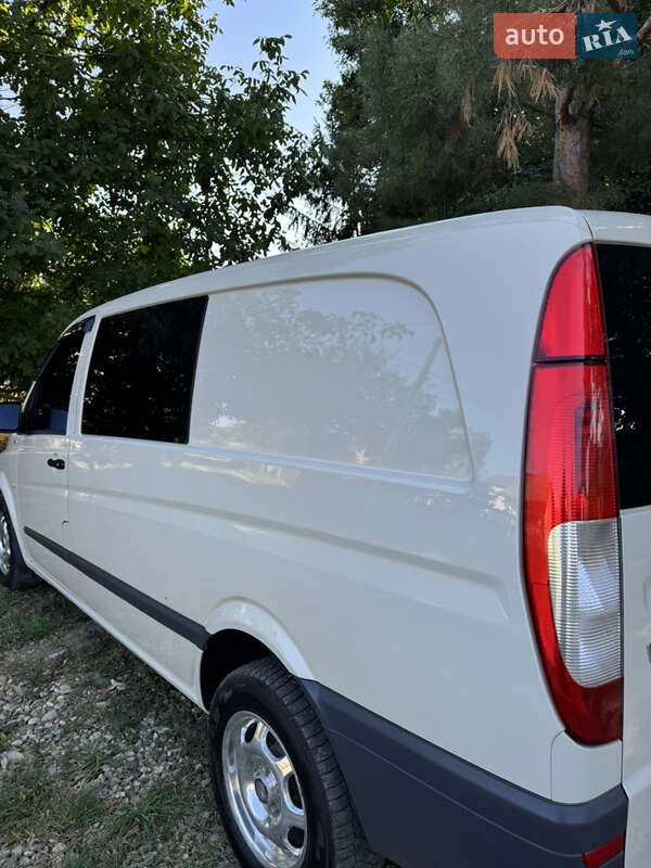 Грузовой фургон Mercedes-Benz Vito 2011 в Черновцах