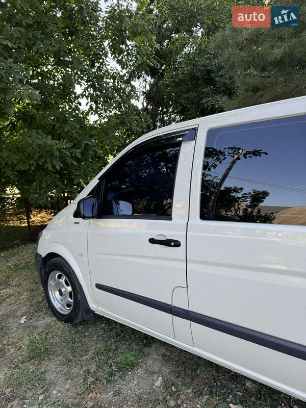 Грузовой фургон Mercedes-Benz Vito 2011 в Черновцах