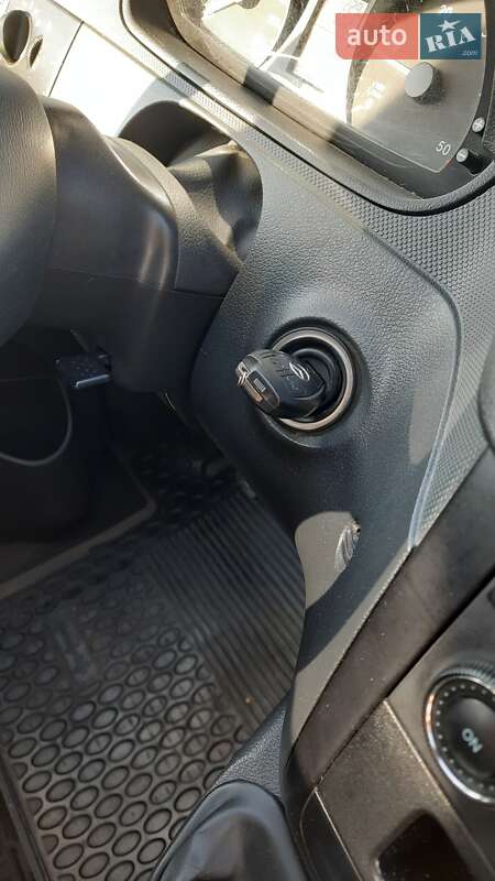 Минивэн Mercedes-Benz Vito 2013 в Хороле