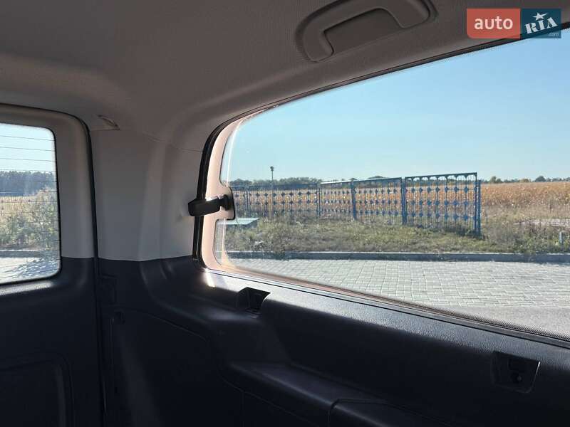 Минивэн Mercedes-Benz Vito 2013 в Хороле