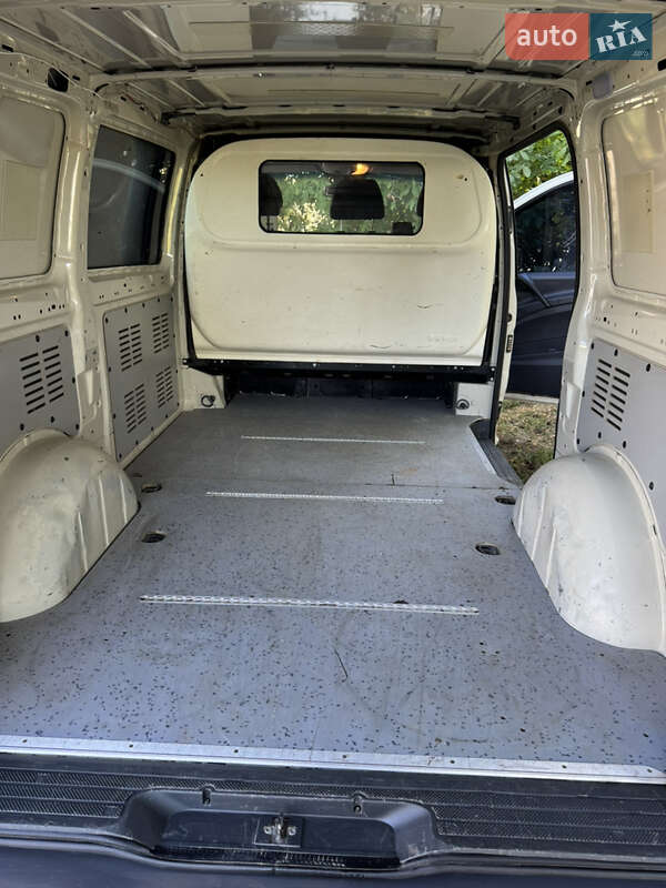 Грузовой фургон Mercedes-Benz Vito 2011 в Черновцах