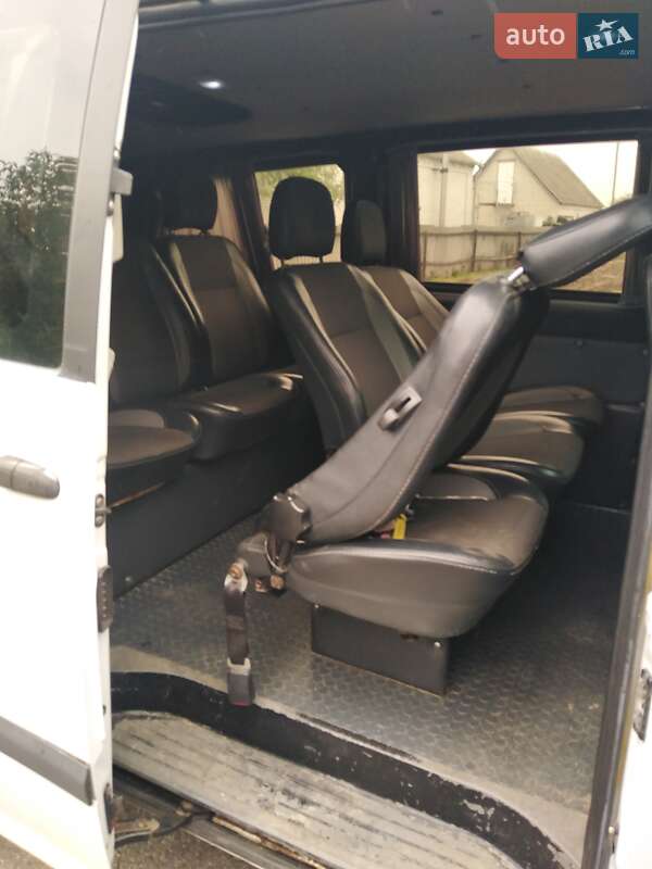 Минивэн Mercedes-Benz Vito 2005 в Узине фото 10 Минивэн Mercedes-Benz Vito 2005 в Узине