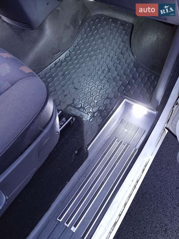 Минивэн Mercedes-Benz Vito 2009 в Киеве