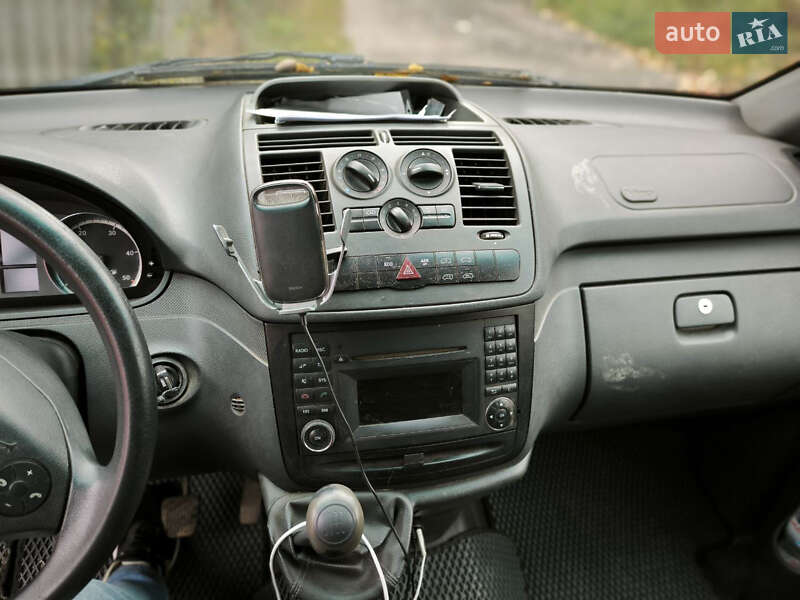 Вантажний фургон Mercedes-Benz Vito 2010 в Харкові
