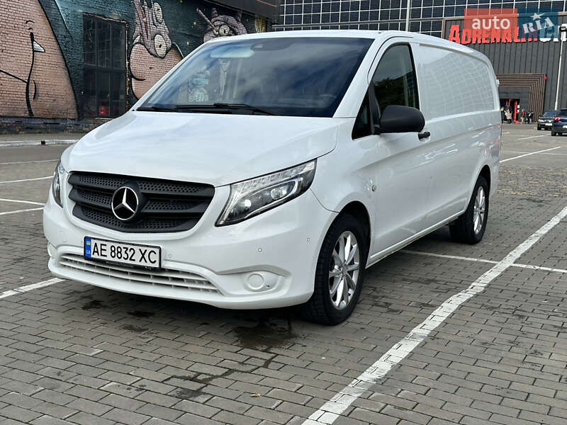 Вантажний фургон Mercedes-Benz Vito 2018 в Луцьку