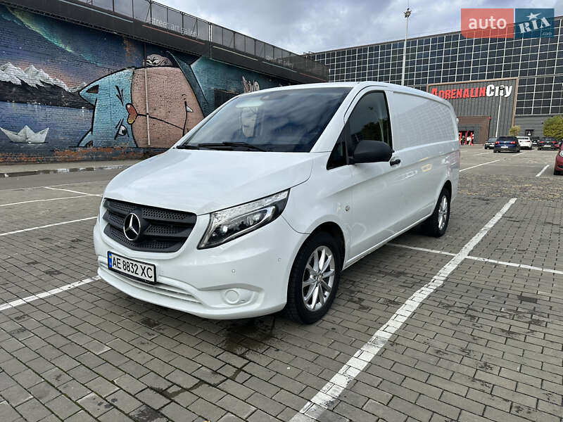 Вантажний фургон Mercedes-Benz Vito 2018 в Луцьку