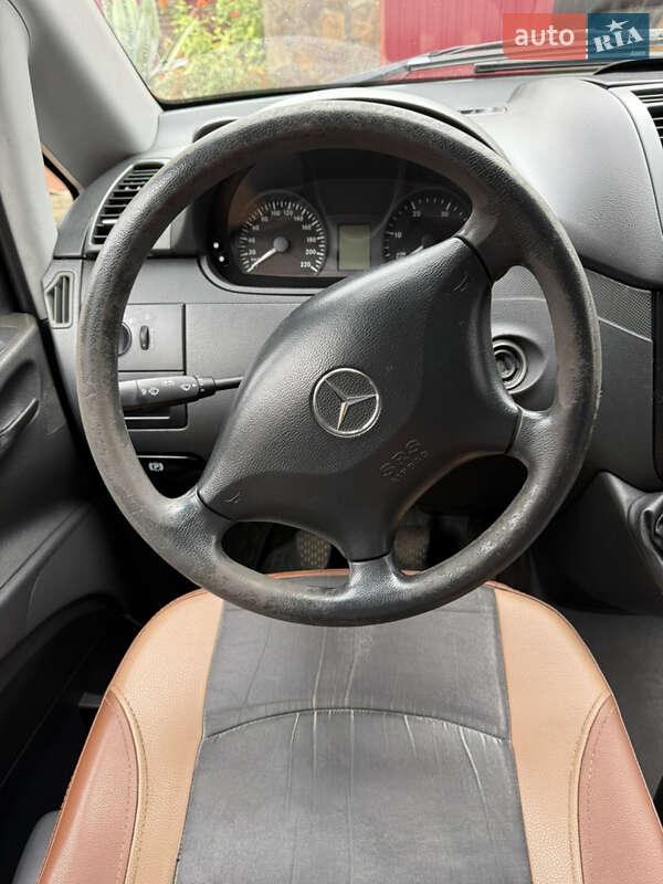 Грузопассажирский фургон Mercedes-Benz Vito 2011 в Калуше