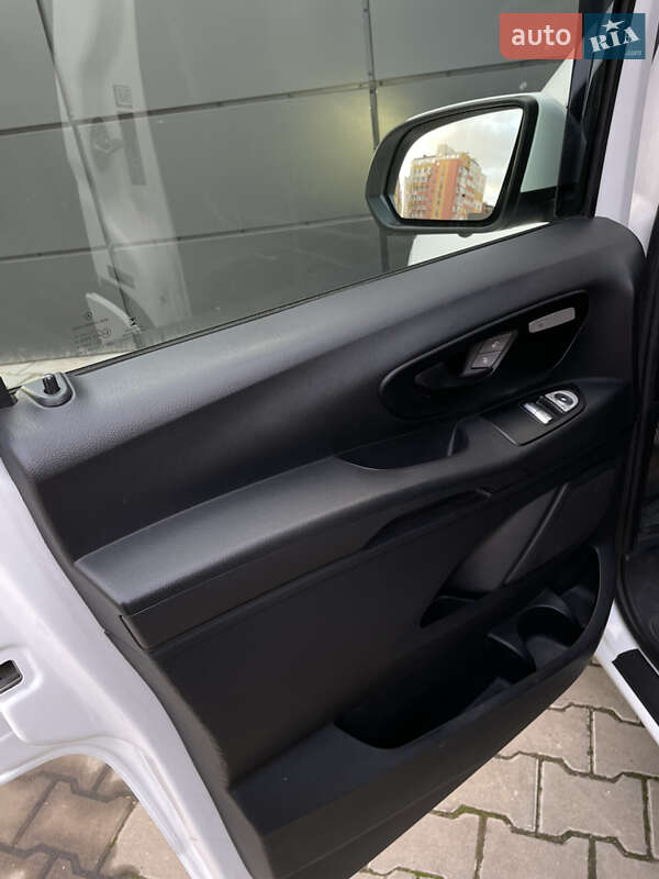 Мінівен Mercedes-Benz Vito 2017 в Одесі