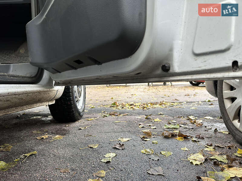 Минивэн Mercedes-Benz Vito 2009 в Киеве фото 15 Минивэн Mercedes-Benz Vito 2009 в Киеве