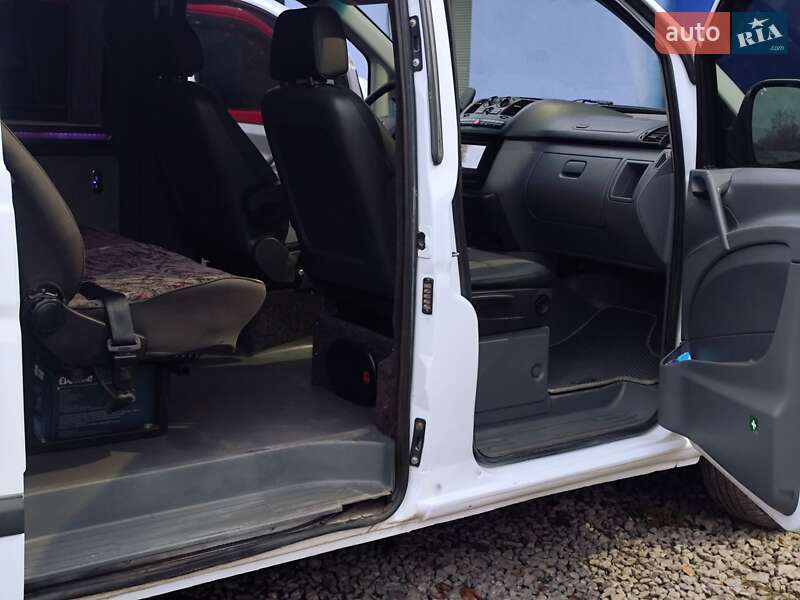 Минивэн Mercedes-Benz Vito 2007 в Хотине фото 16 Минивэн Mercedes-Benz Vito 2007 в Хотине
