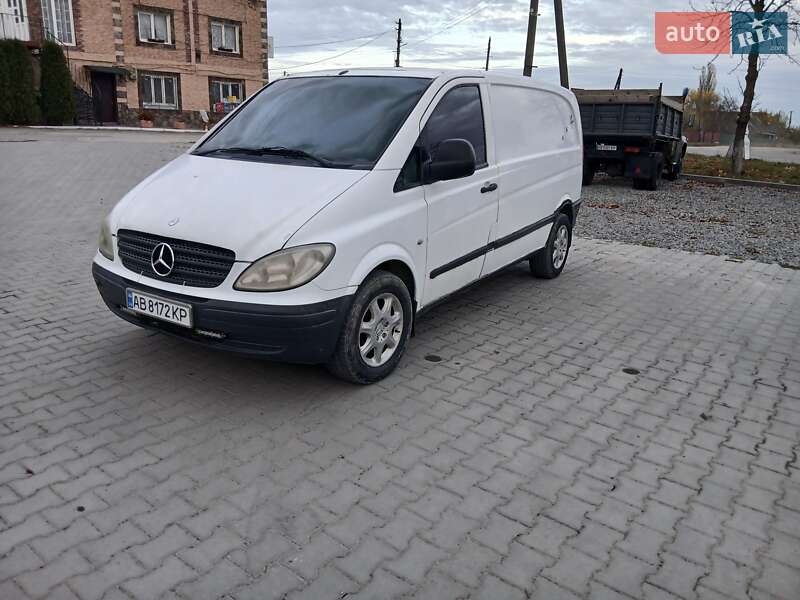 Грузовой фургон Mercedes-Benz Vito 2005 в Хотине