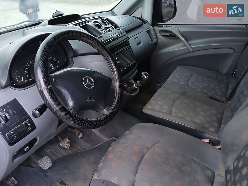 Грузовой фургон Mercedes-Benz Vito 2005 в Хотине