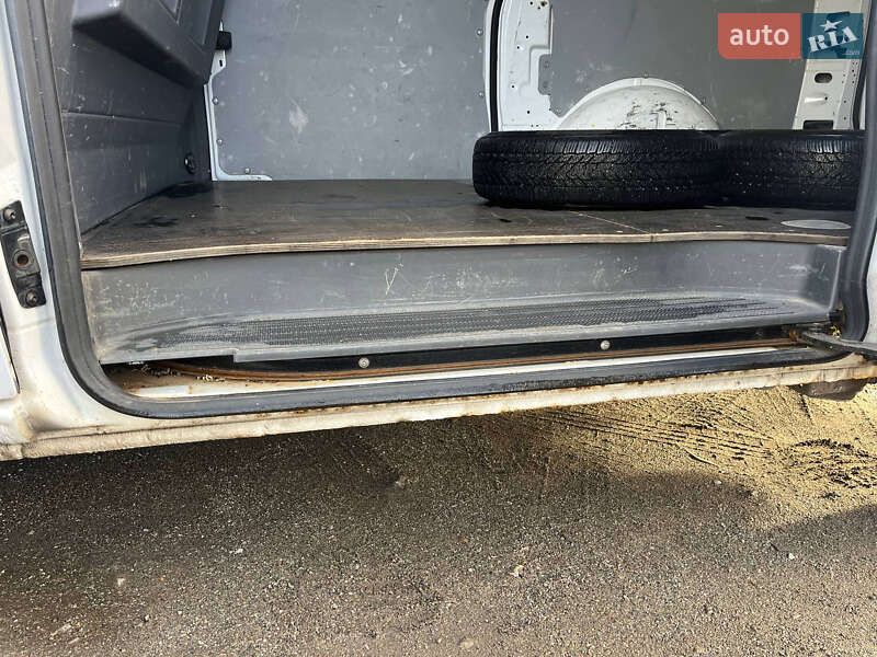 Грузовой фургон Mercedes-Benz Vito 2013 в Радомышле