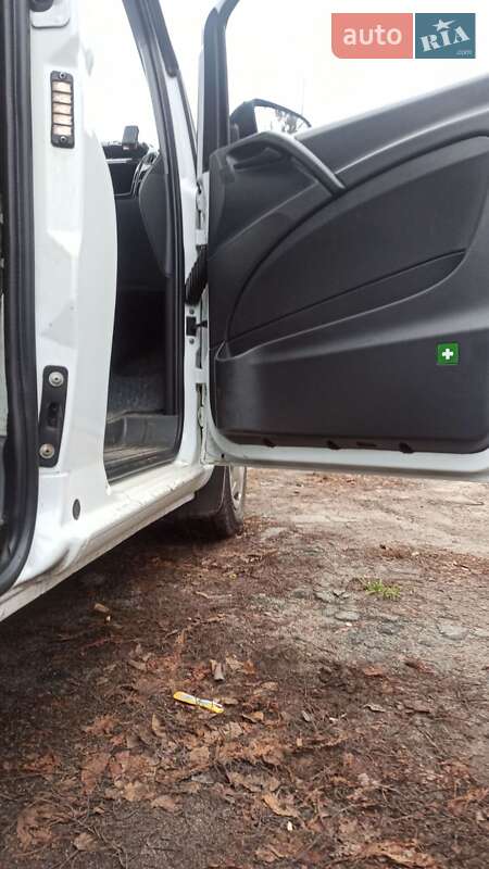 Грузовой фургон Mercedes-Benz Vito 2012 в Лубнах
