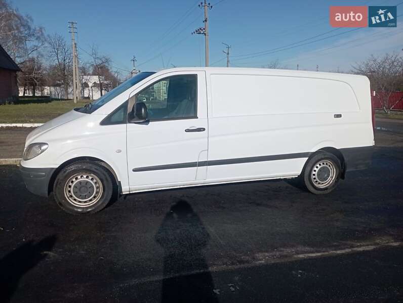Грузовой фургон Mercedes-Benz Vito 2006 в Хороле