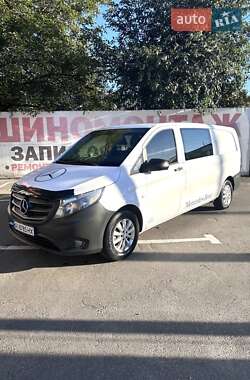 Грузопассажирский фургон Mercedes-Benz Vito 2015 в Буче