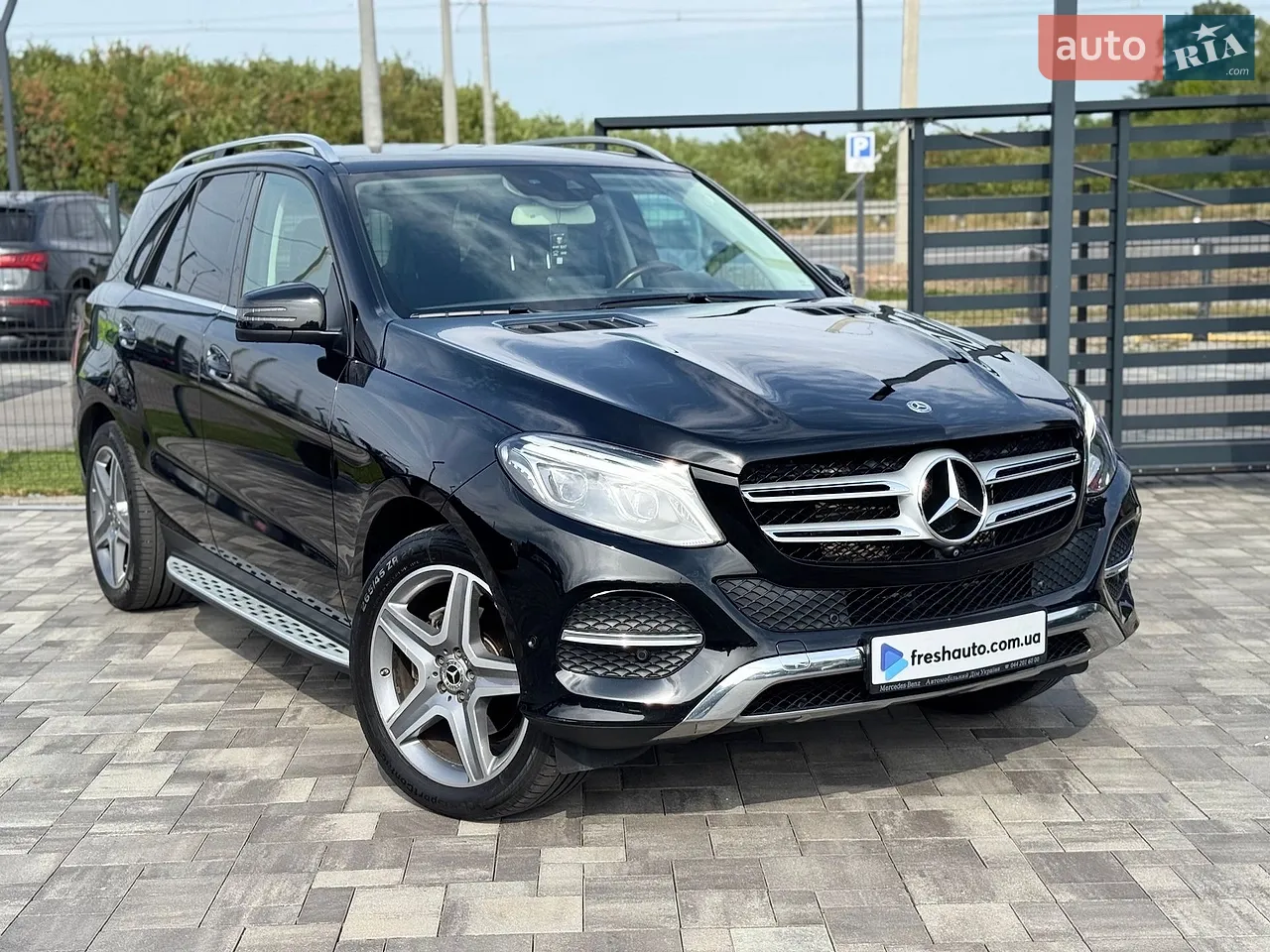 2017 Mercedes-Benz GLE - мініатюра 50