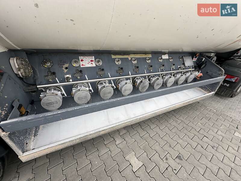 Цистерна напівпричіп Merceron М-343 SМ 1997 в Чернівцях