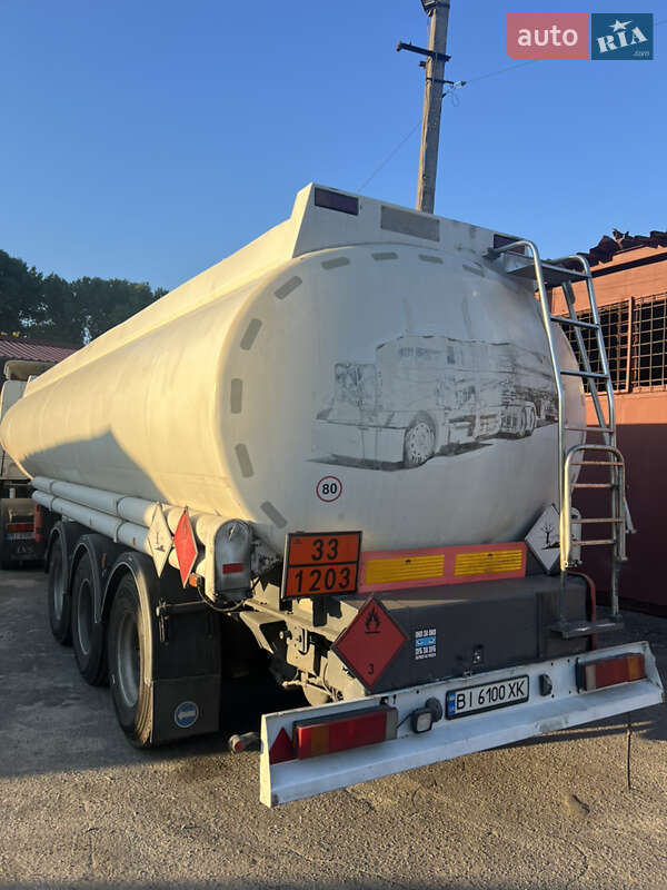Цистерна напівпричіп Merceron М 343RDP0 2002 в 