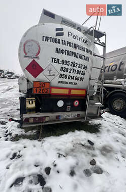 Цистерна полуприцеп Merceron М 343RDP0 1999 в 