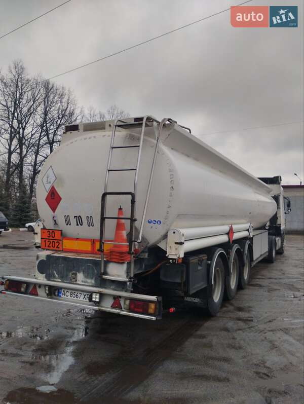 Цистерна Merceron М 343RDP0 2000 в Обухове