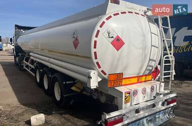 Цистерна полуприцеп Merceron M 1999 в 
