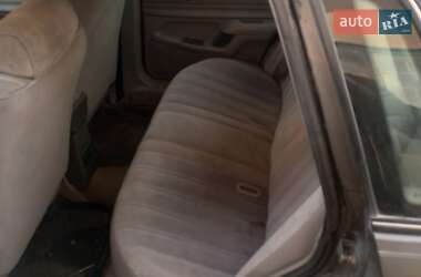 Седан Mercury Topaz 1990 в 