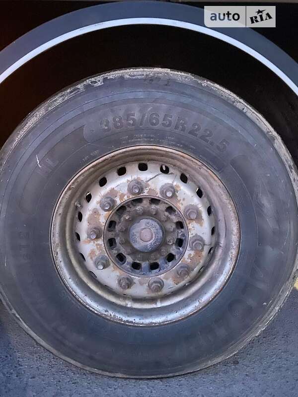 Цистерна напівпричіп Merker M 300 2002 в Рівному