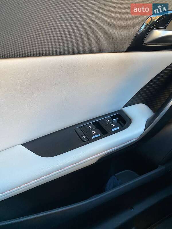 Хетчбек MG 4 2023 в Києві фото 31 Хетчбек MG 4 2023 в Києві